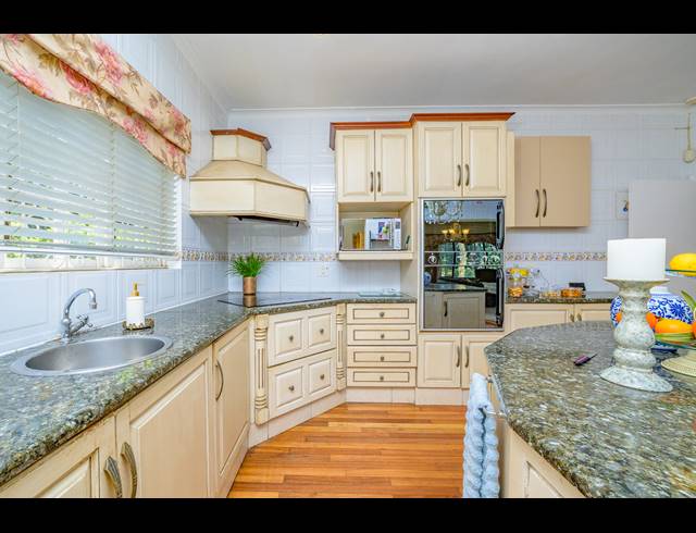 5 BEDROOM HOUSE FOR SALE IN WESTVILLE